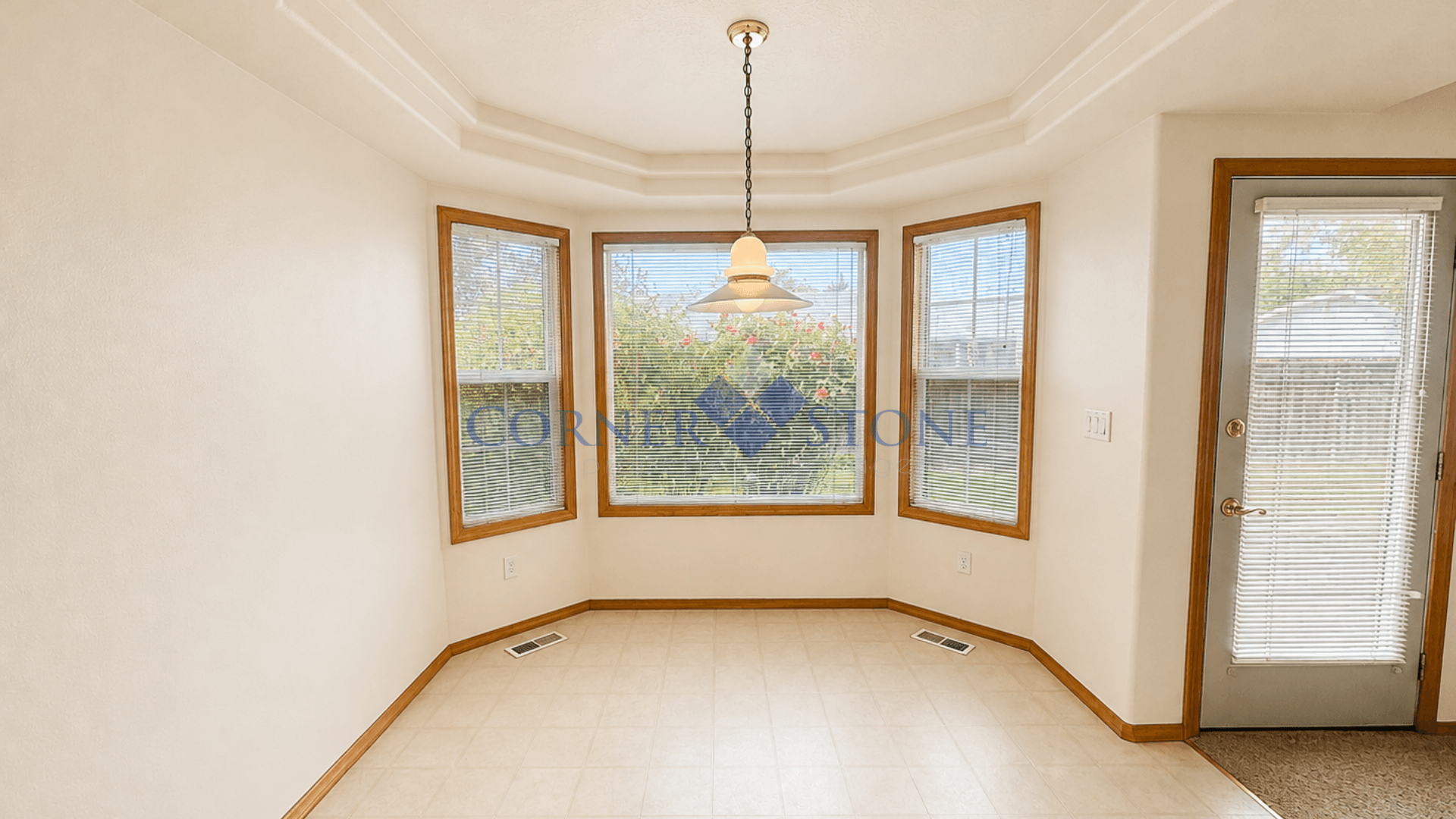 Boise House: 5537 N Tumbleweed Place