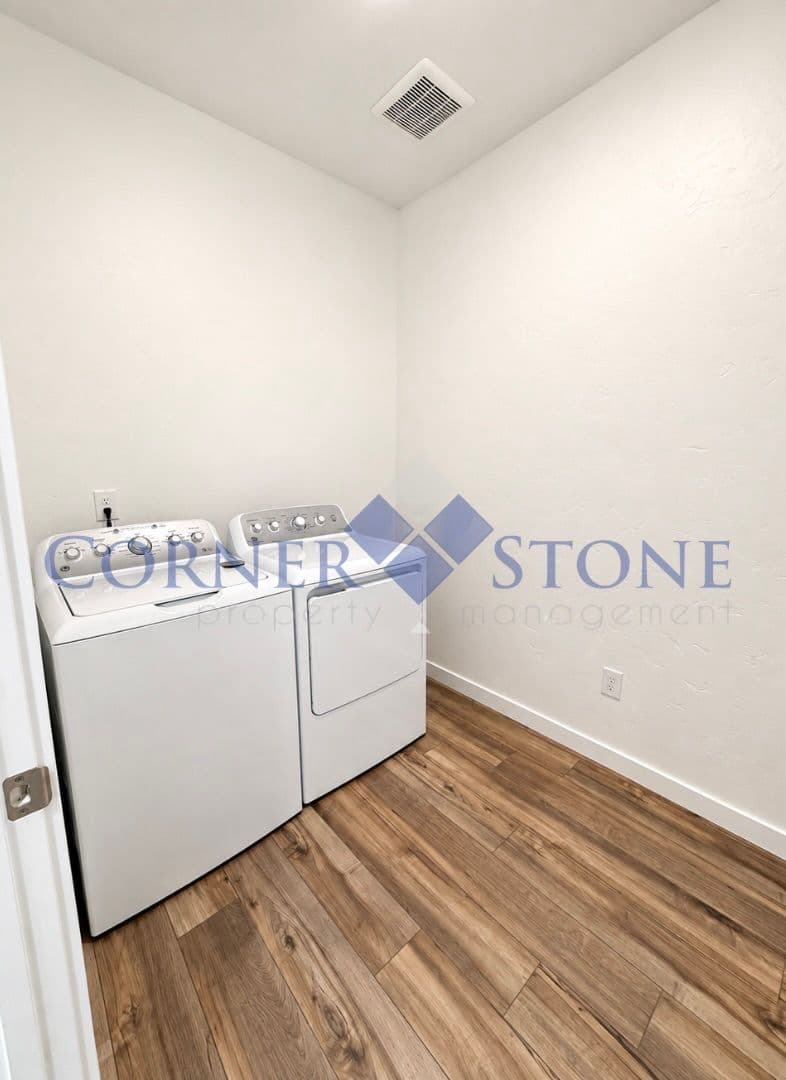Caldwell House: 15095 Aviaticus Way