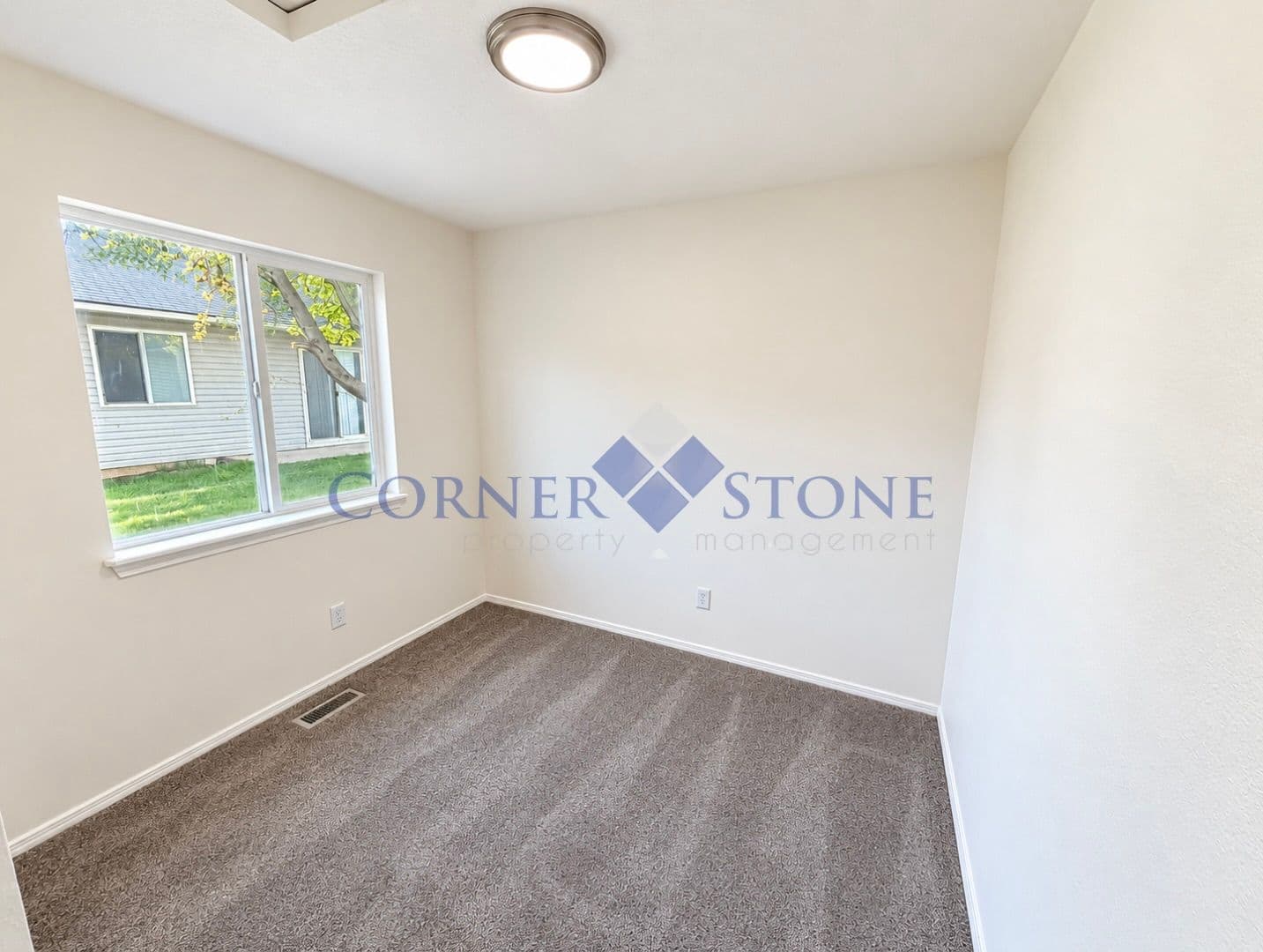 Nampa House: 807 E. Cottage Ave