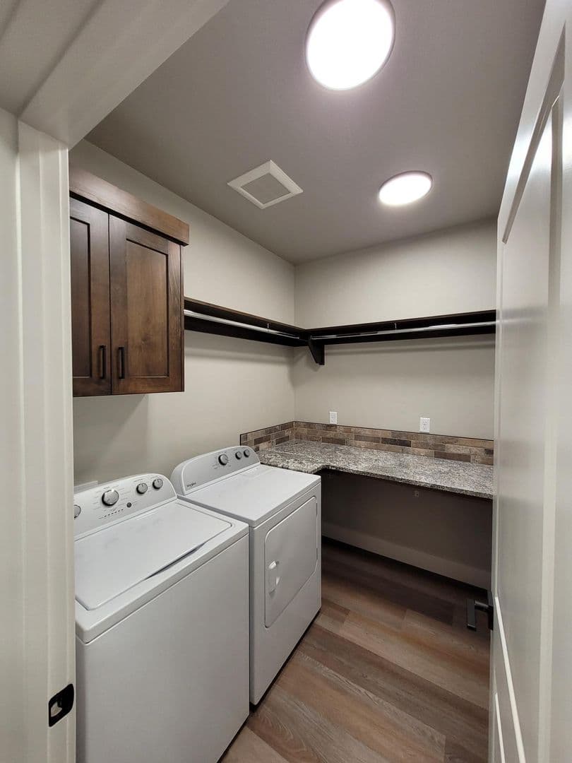 Meridian House: 546 W. Broadway  Ave