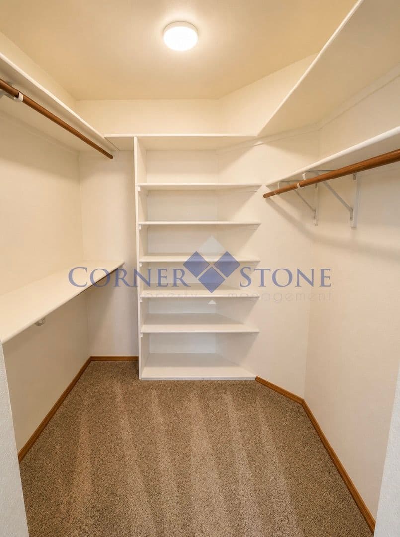 Boise House: 5537 N Tumbleweed Place