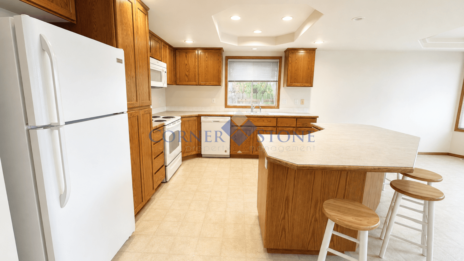 Boise House: 5537 N Tumbleweed Place