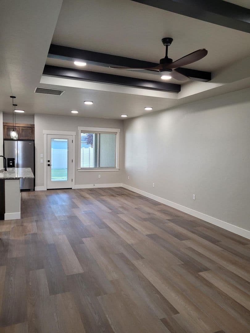 Meridian House: 546 W. Broadway  Ave