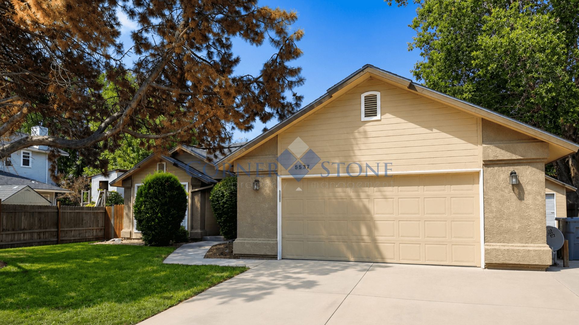 Boise House: 5537 N Tumbleweed Place