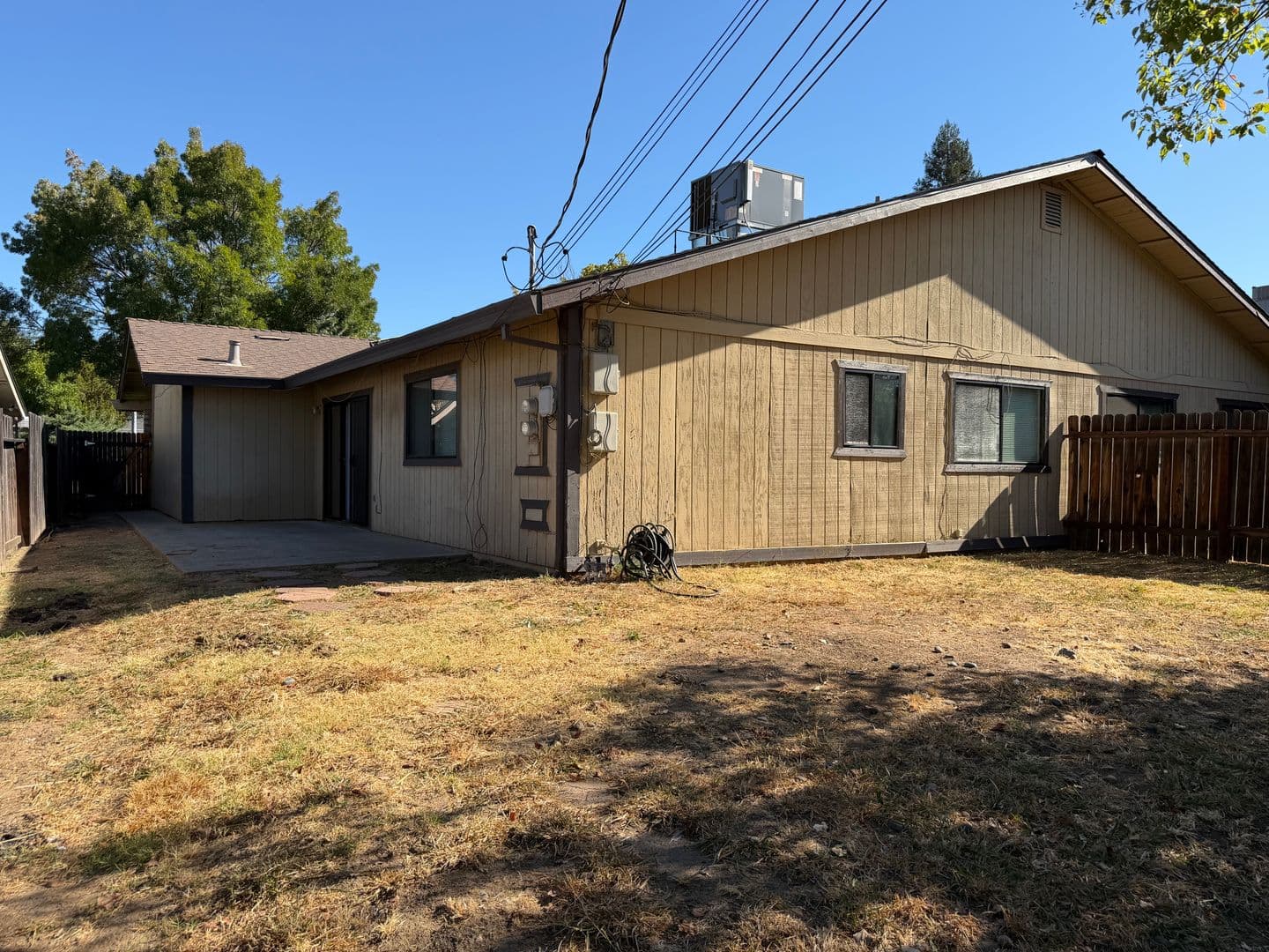 Roseville House: 1730 Kent Street #B