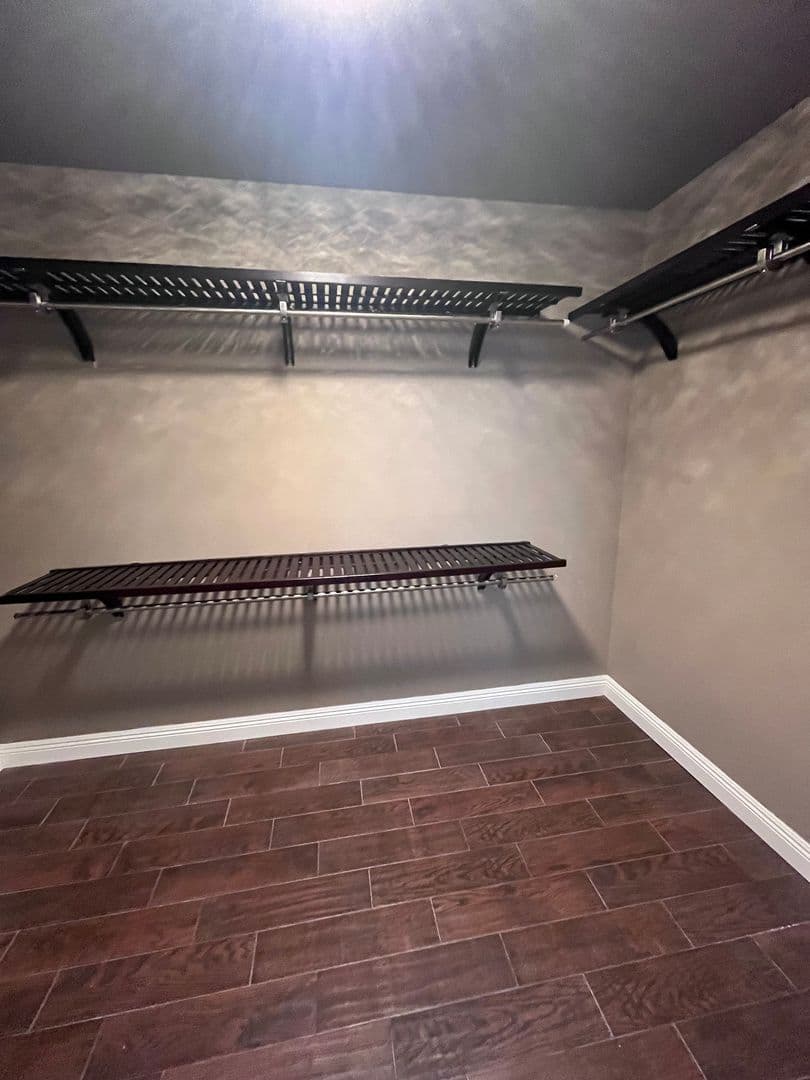 Roseville House: 124 Sky Ridge Court