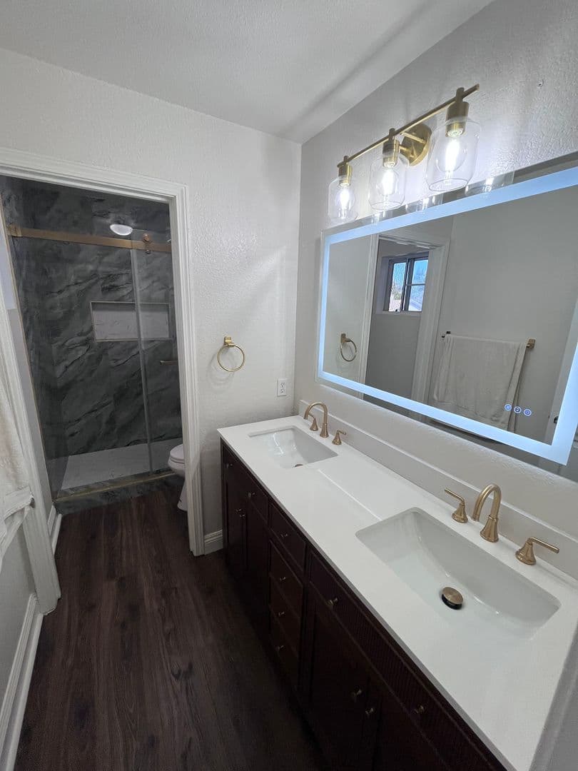 Roseville House: 124 Sky Ridge Court