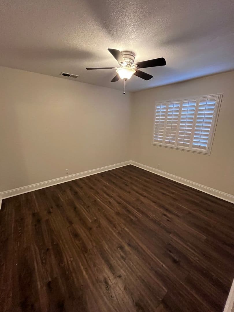 Roseville House: 124 Sky Ridge Court