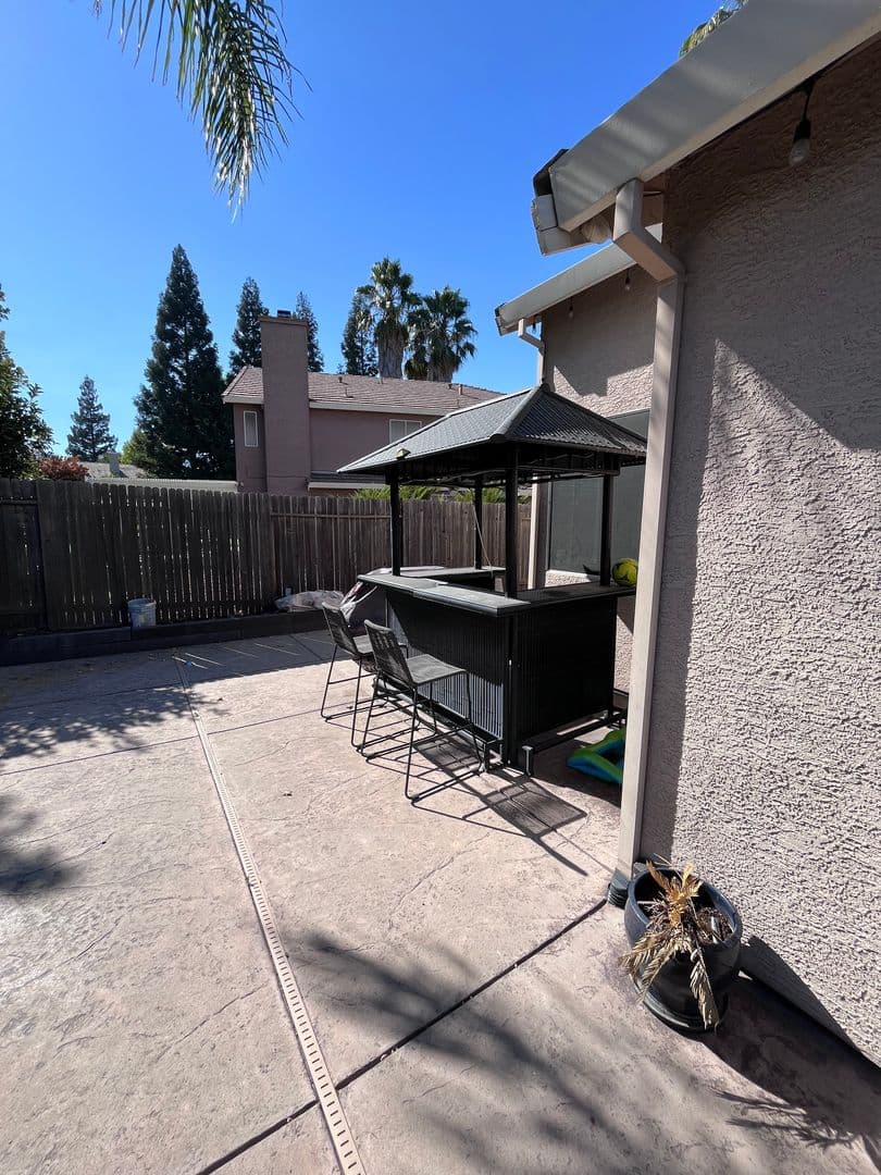 Roseville House: 124 Sky Ridge Court