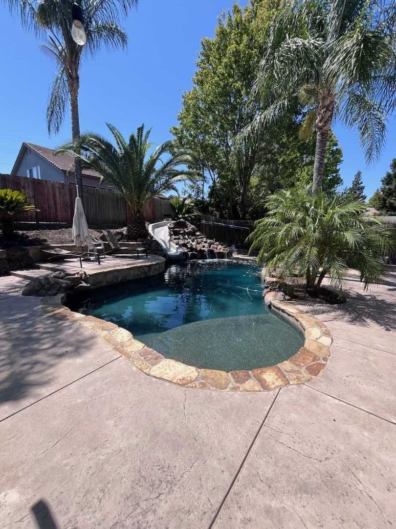 Roseville House: 124 Sky Ridge Court