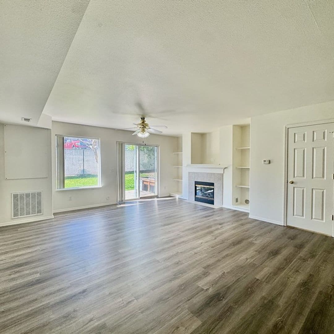 Coeur d' Alene Apartment: 382,84,86,88 Leadora Ln.