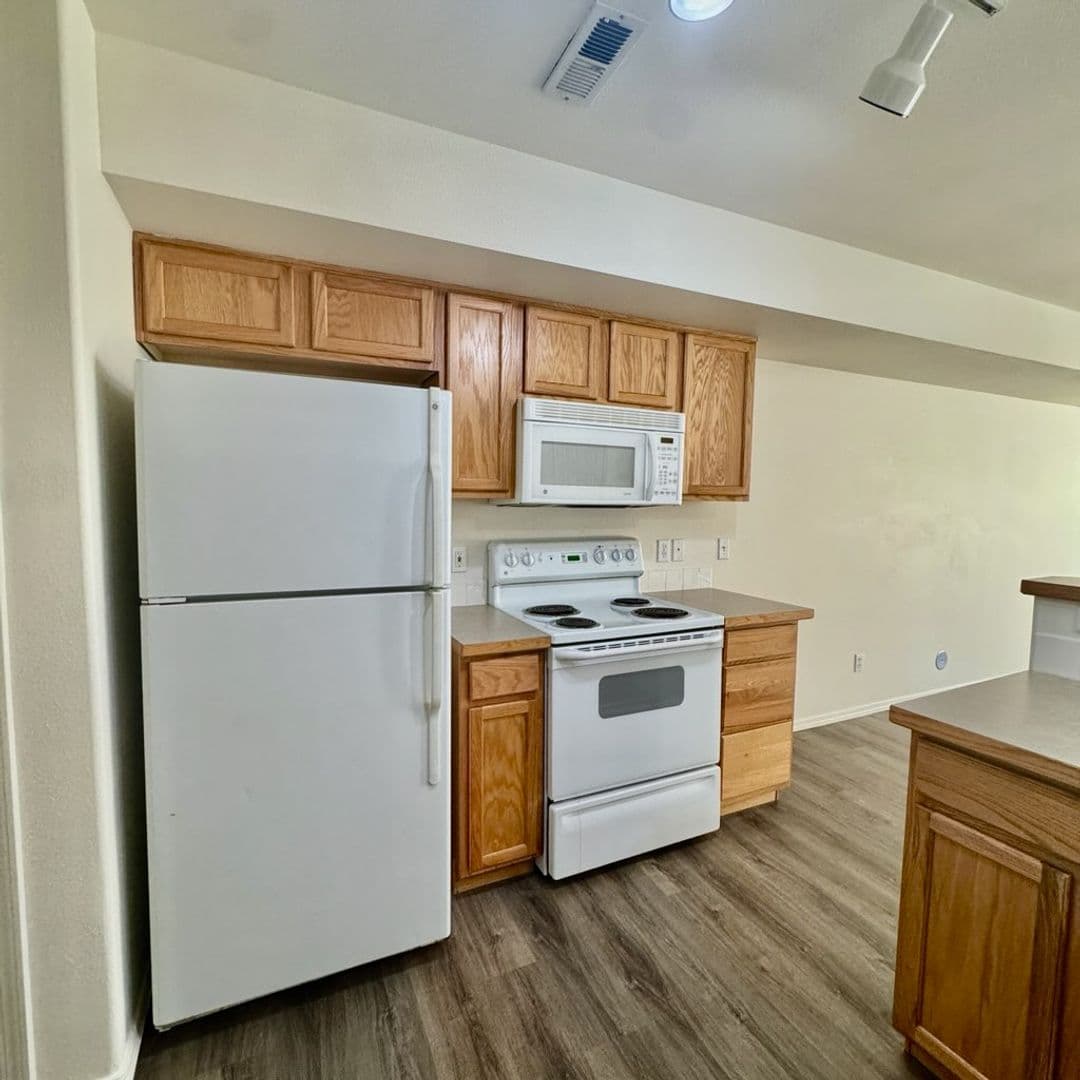 Coeur d' Alene Apartment: 382,84,86,88 Leadora Ln.