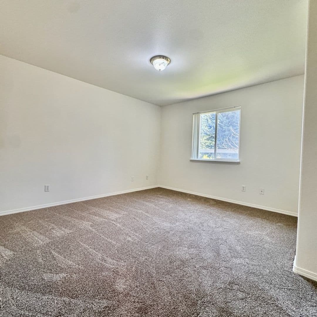 Coeur d' Alene Apartment: 382,84,86,88 Leadora Ln.