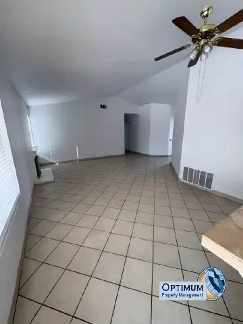 Adelanto House: 15036 Milford Ave
