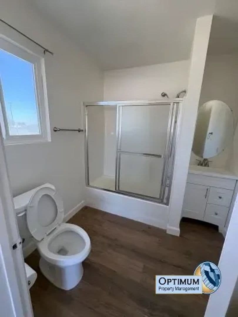 Hesperia House: 9295 Verdugo Ave