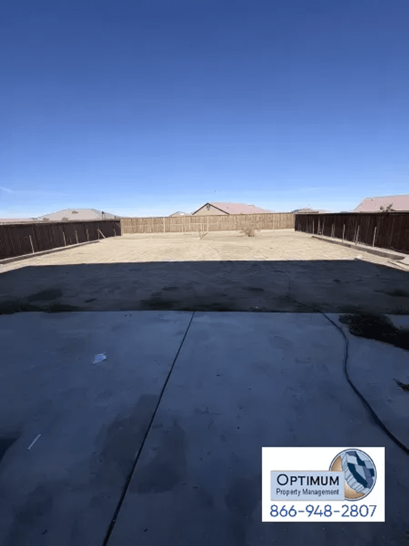 Victorville House: 15952 Greyrock St.