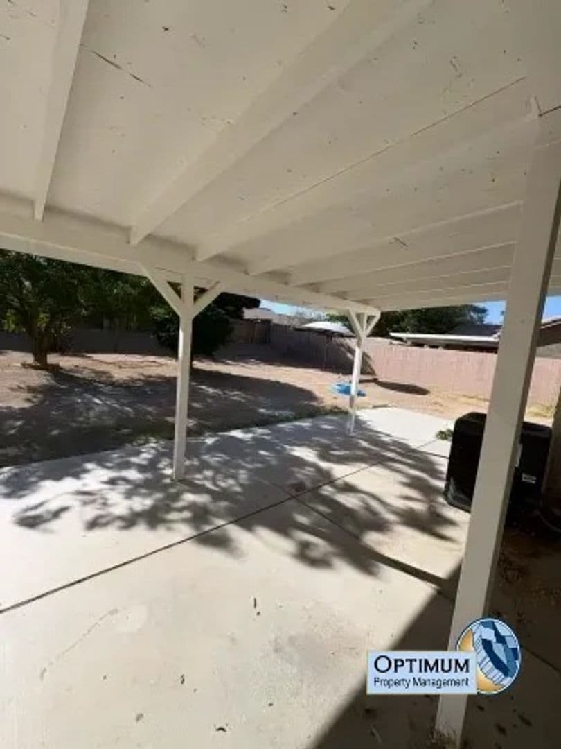 Adelanto House: 15036 Milford Ave