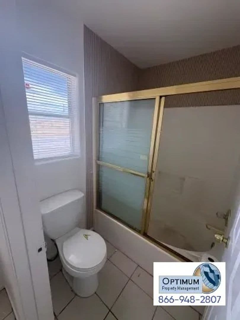 Victorville House: 17065 Grand Mammoth Pl.