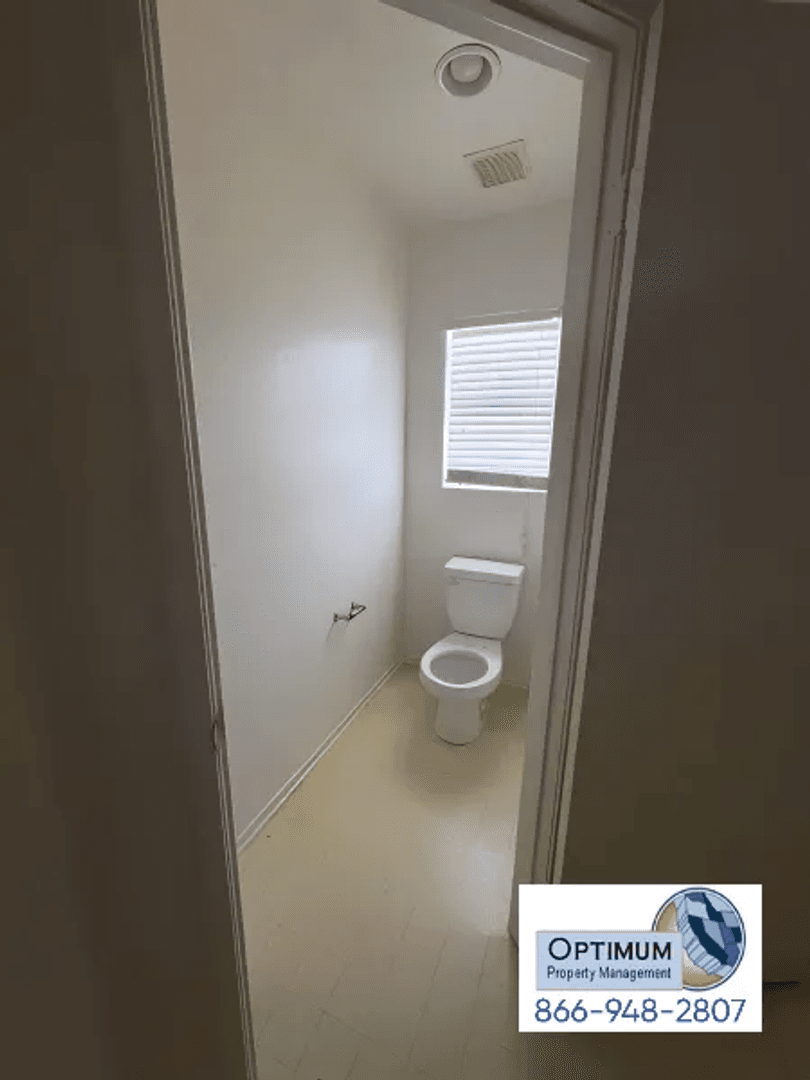 Victorville House: 15952 Greyrock St.