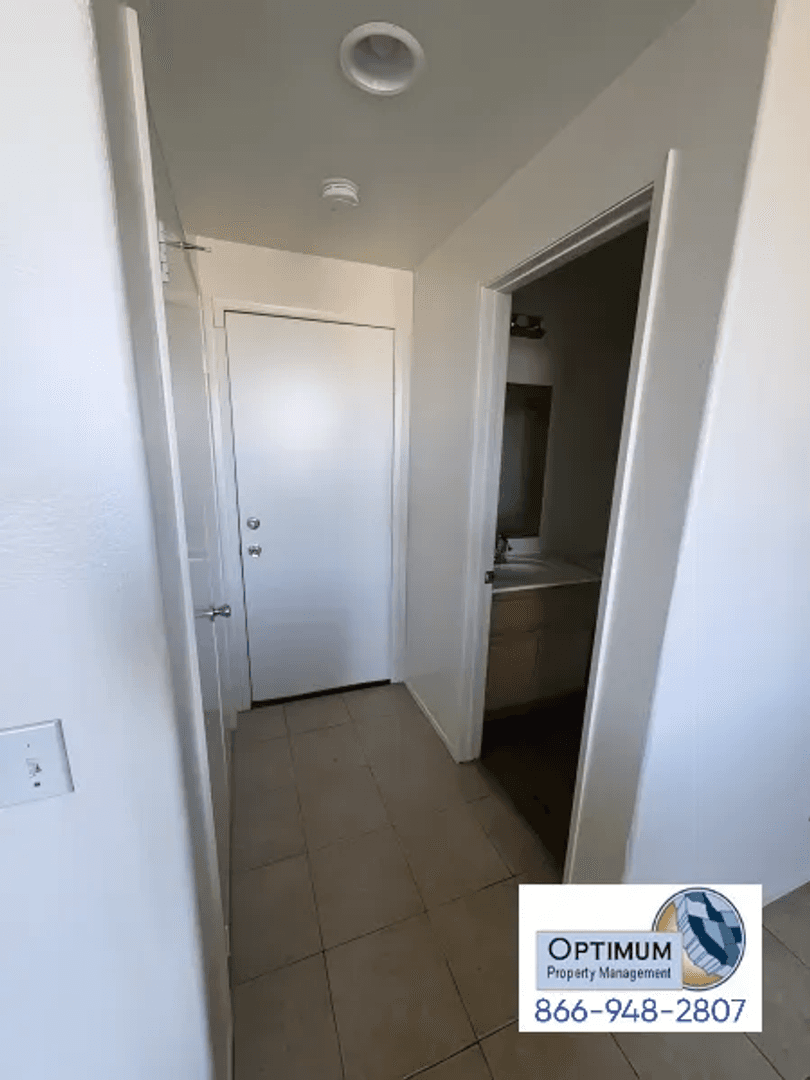 Victorville House: 15952 Greyrock St.