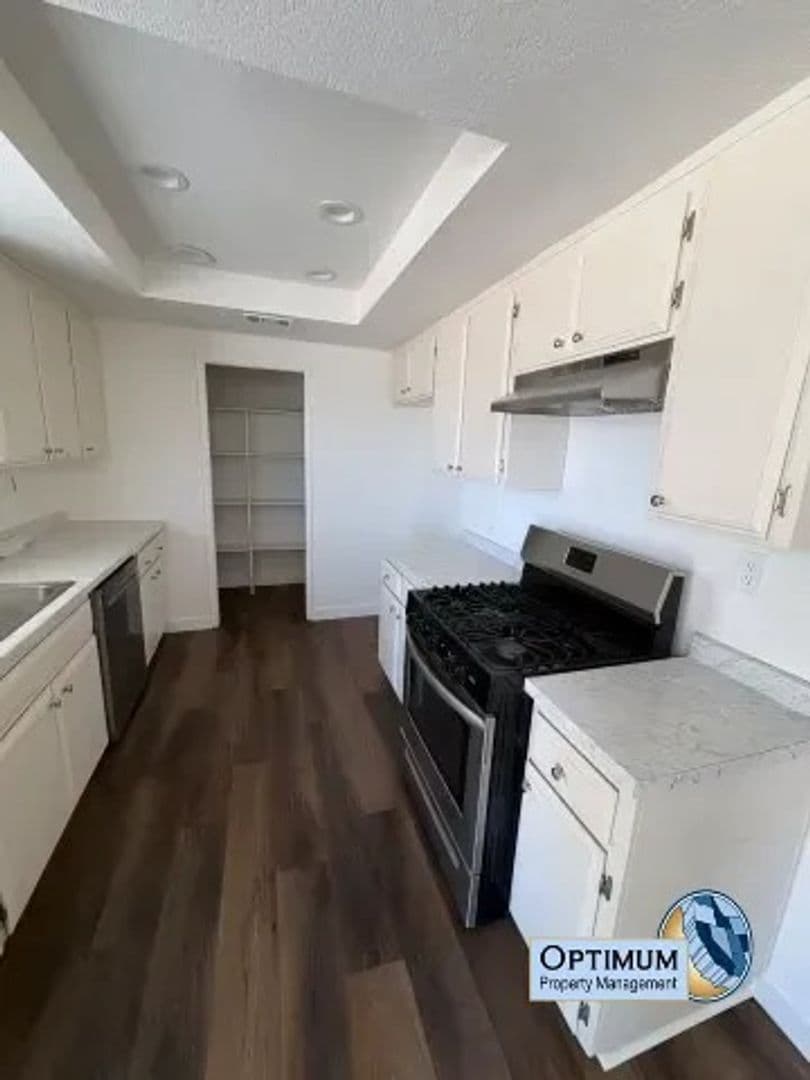 Hesperia House: 9295 Verdugo Ave