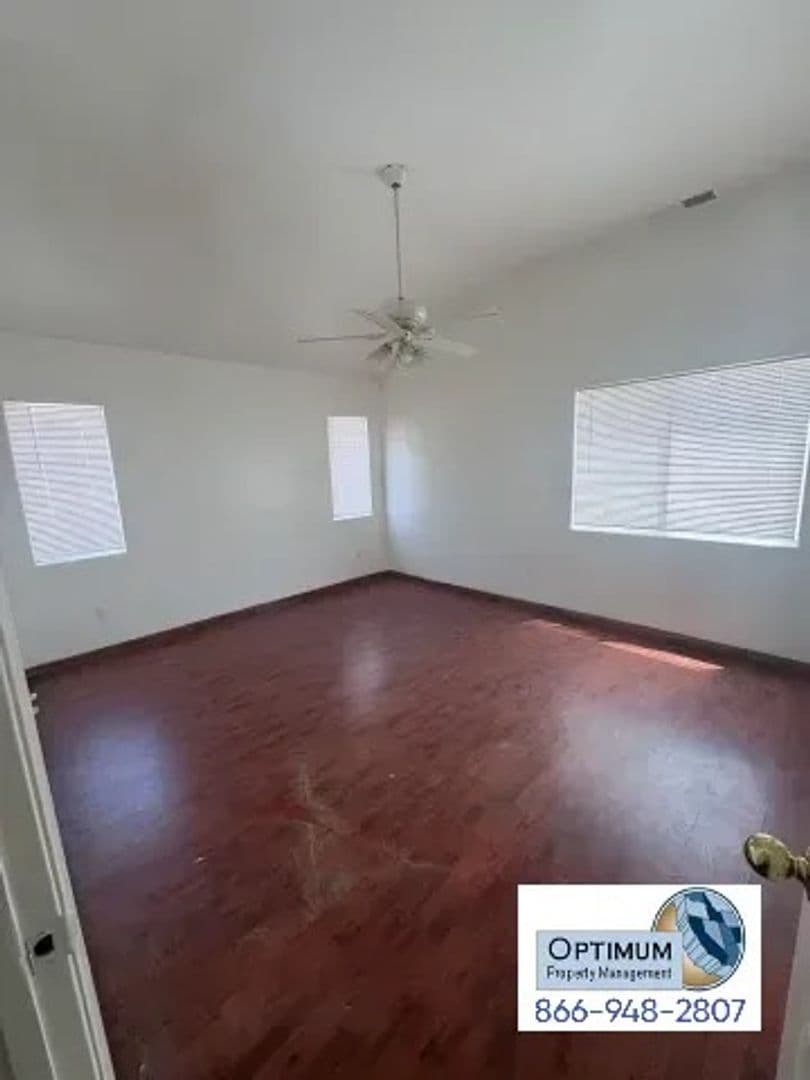 Victorville House: 17065 Grand Mammoth Pl.