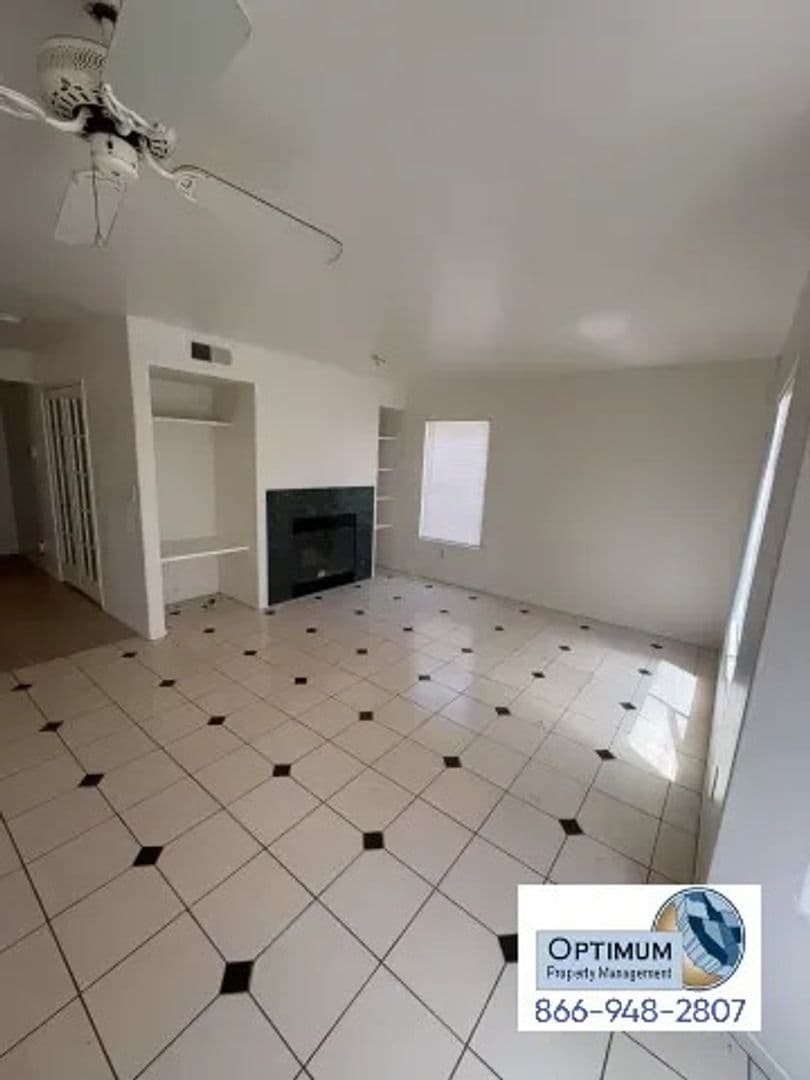 Victorville House: 17065 Grand Mammoth Pl.