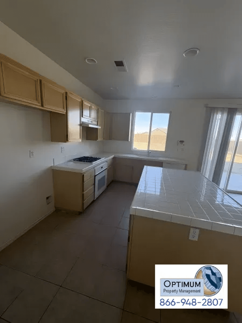 Victorville House: 15952 Greyrock St.