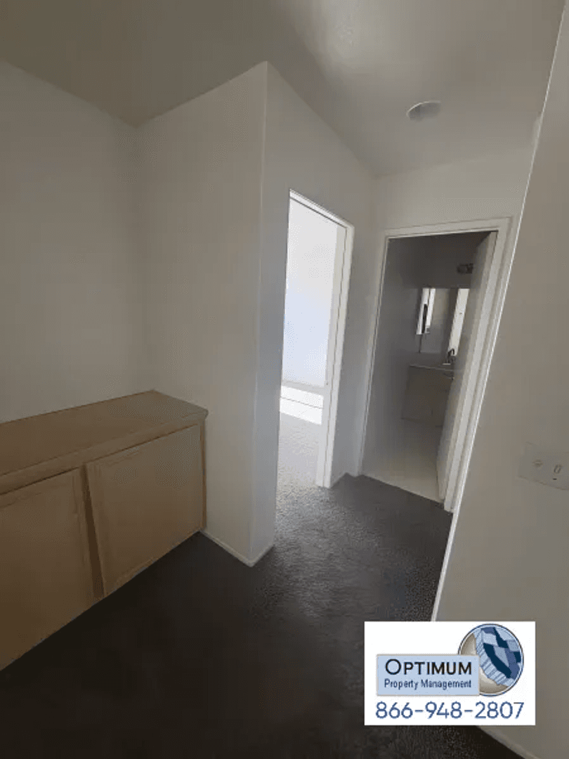 Victorville House: 15952 Greyrock St.