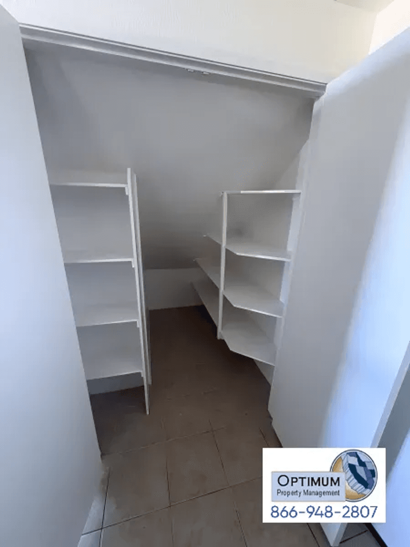 Victorville House: 15952 Greyrock St.