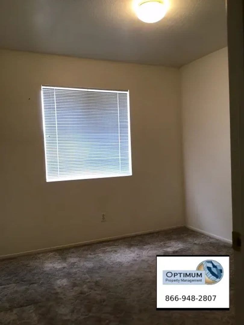 Apple Valley House: 21335 Standing Rock Rd