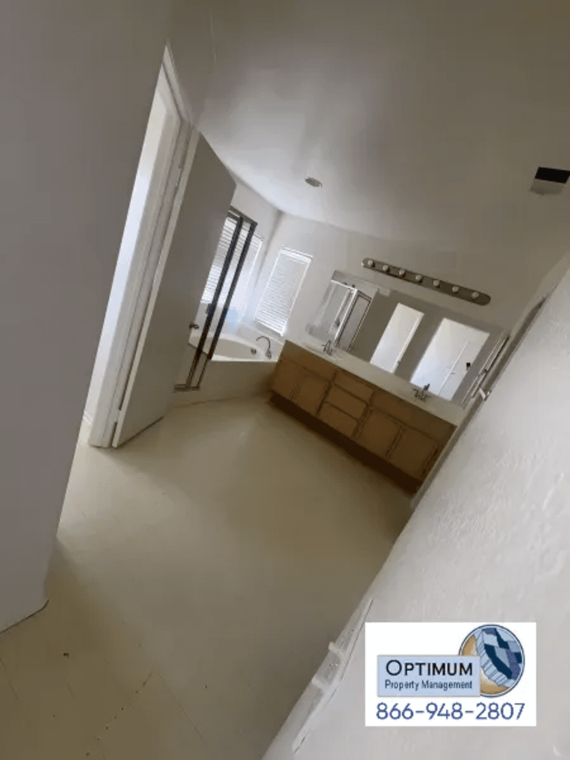 Victorville House: 15952 Greyrock St.