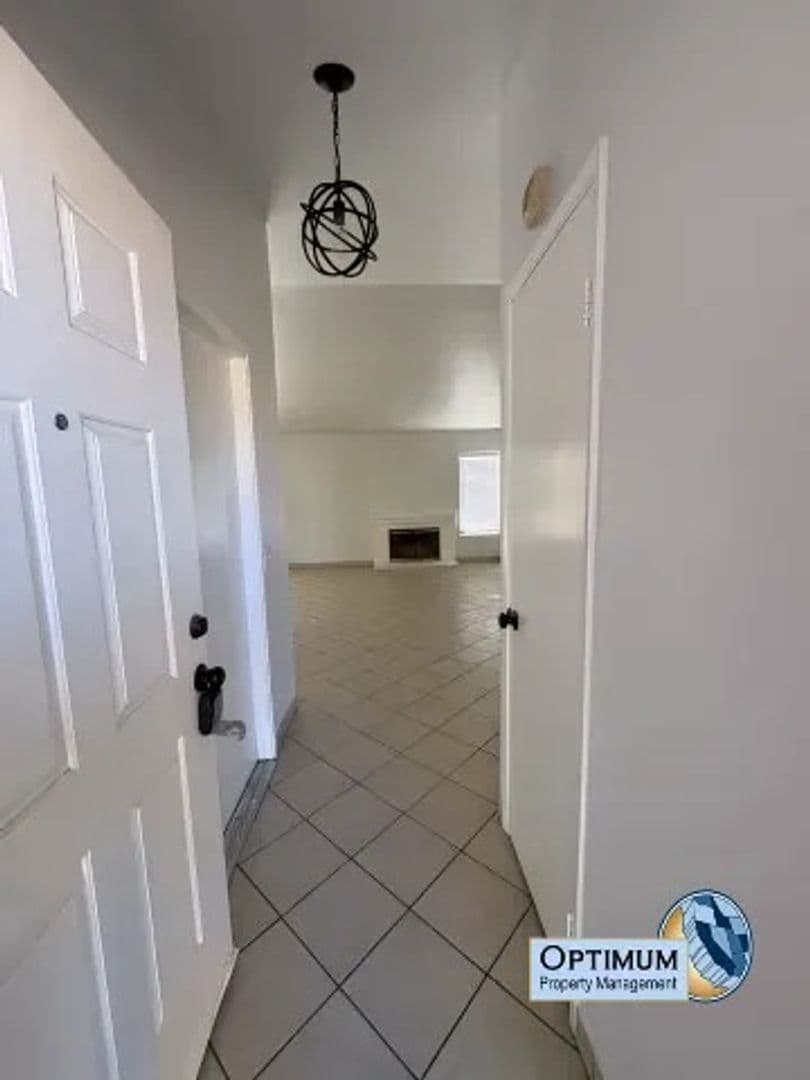 Adelanto House: 15036 Milford Ave