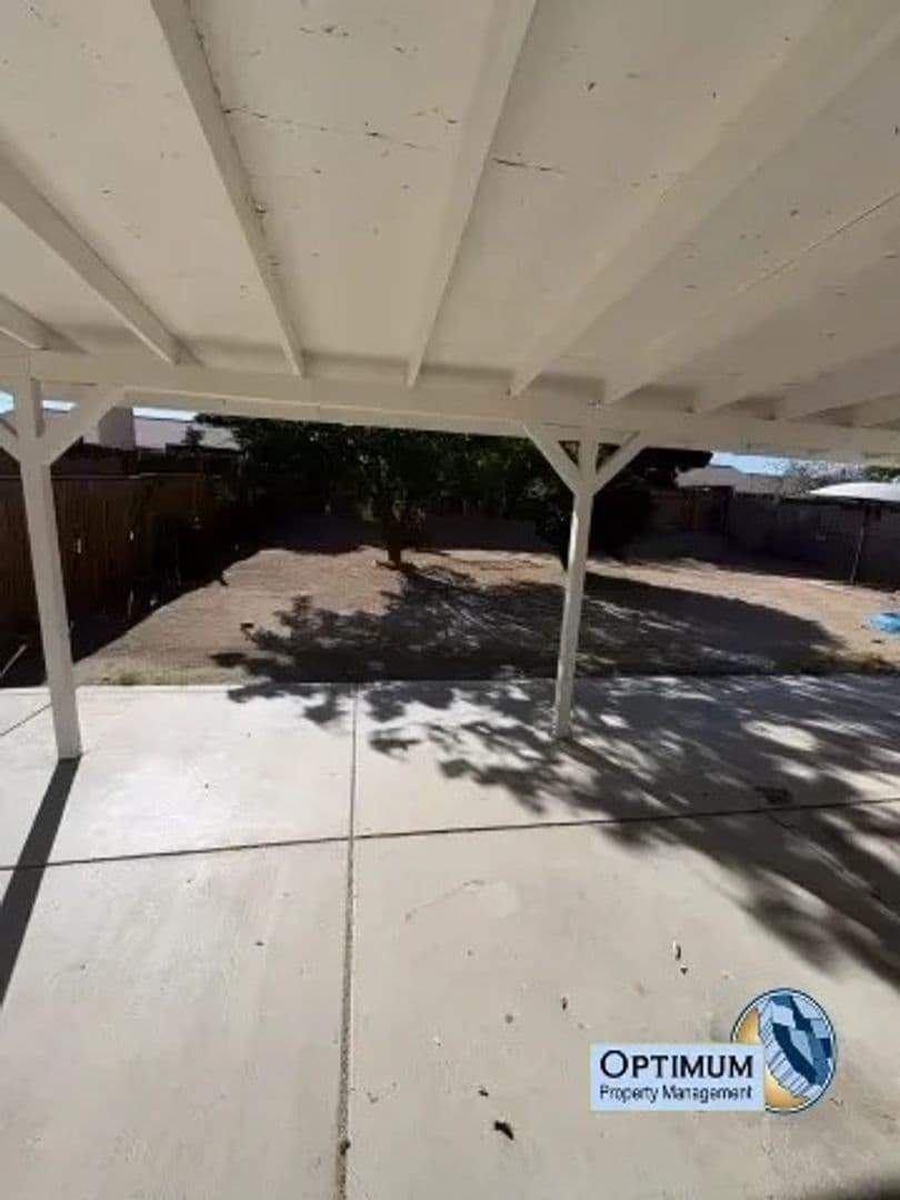 Adelanto House: 15036 Milford Ave