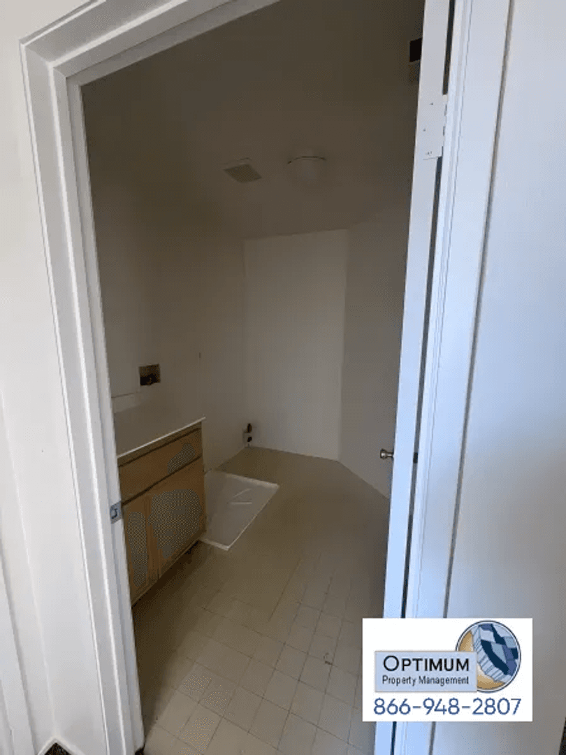 Victorville House: 15952 Greyrock St.