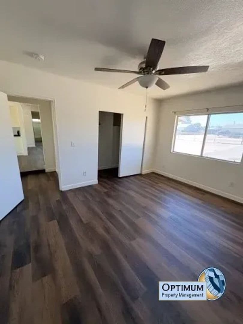 Hesperia House: 9295 Verdugo Ave