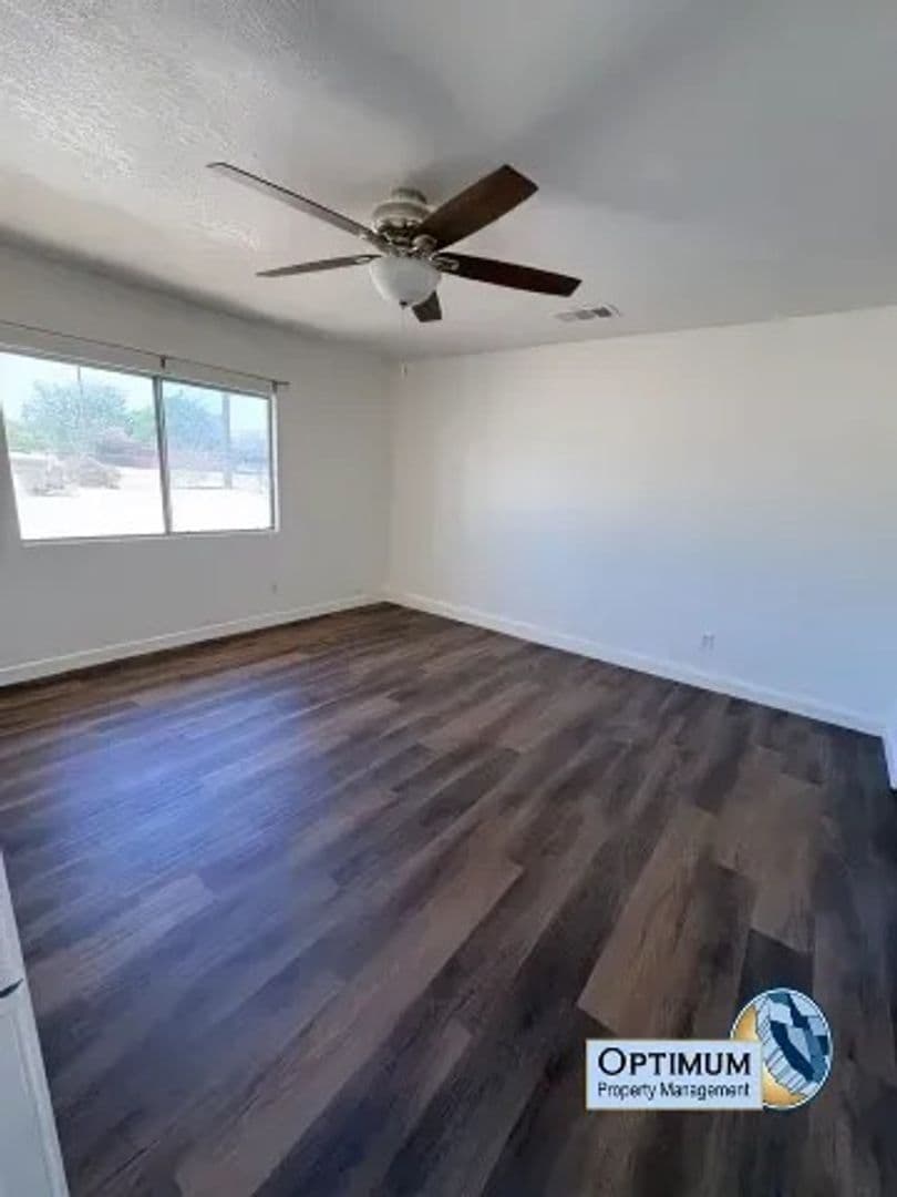 Hesperia House: 9295 Verdugo Ave