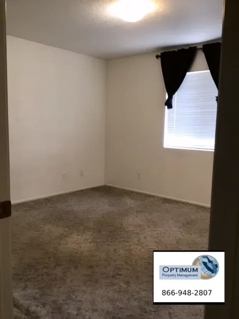 Apple Valley House: 21335 Standing Rock Rd