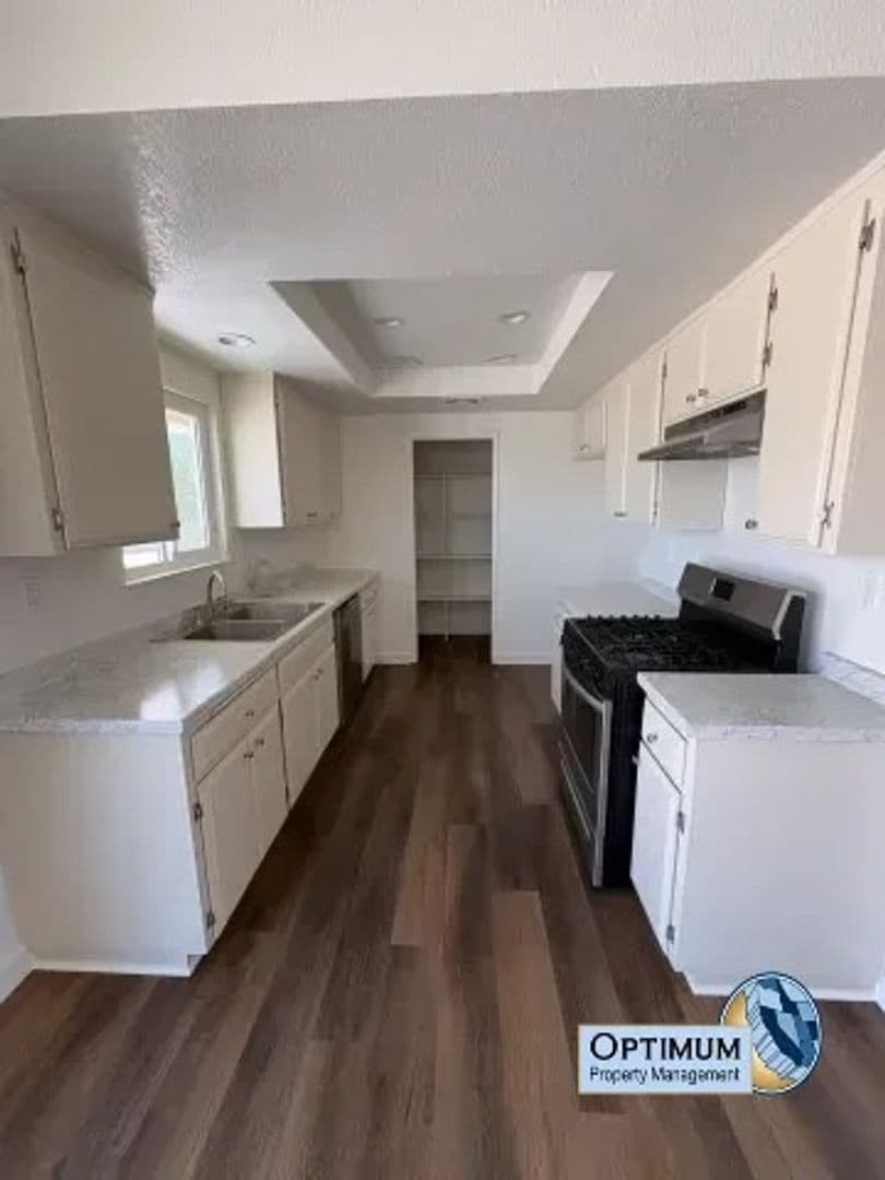 Hesperia House: 9295 Verdugo Ave