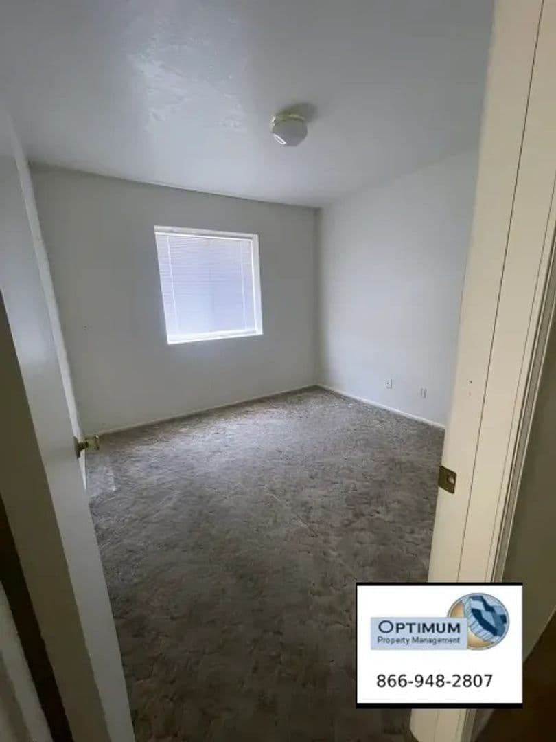Apple Valley House: 21335 Standing Rock Rd