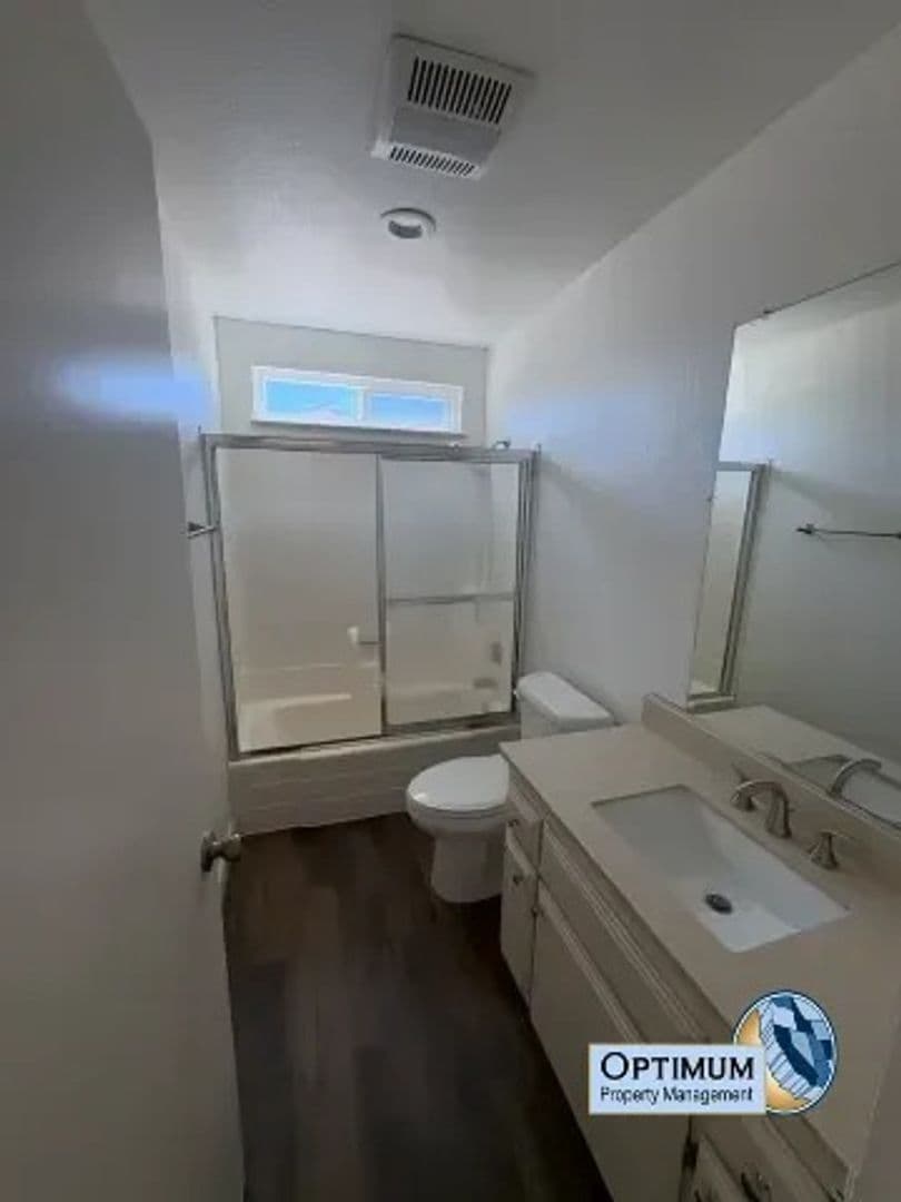 Hesperia House: 9295 Verdugo Ave