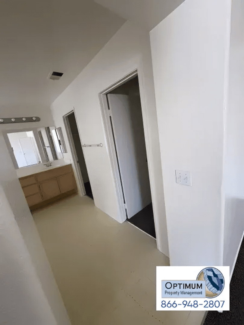 Victorville House: 15952 Greyrock St.