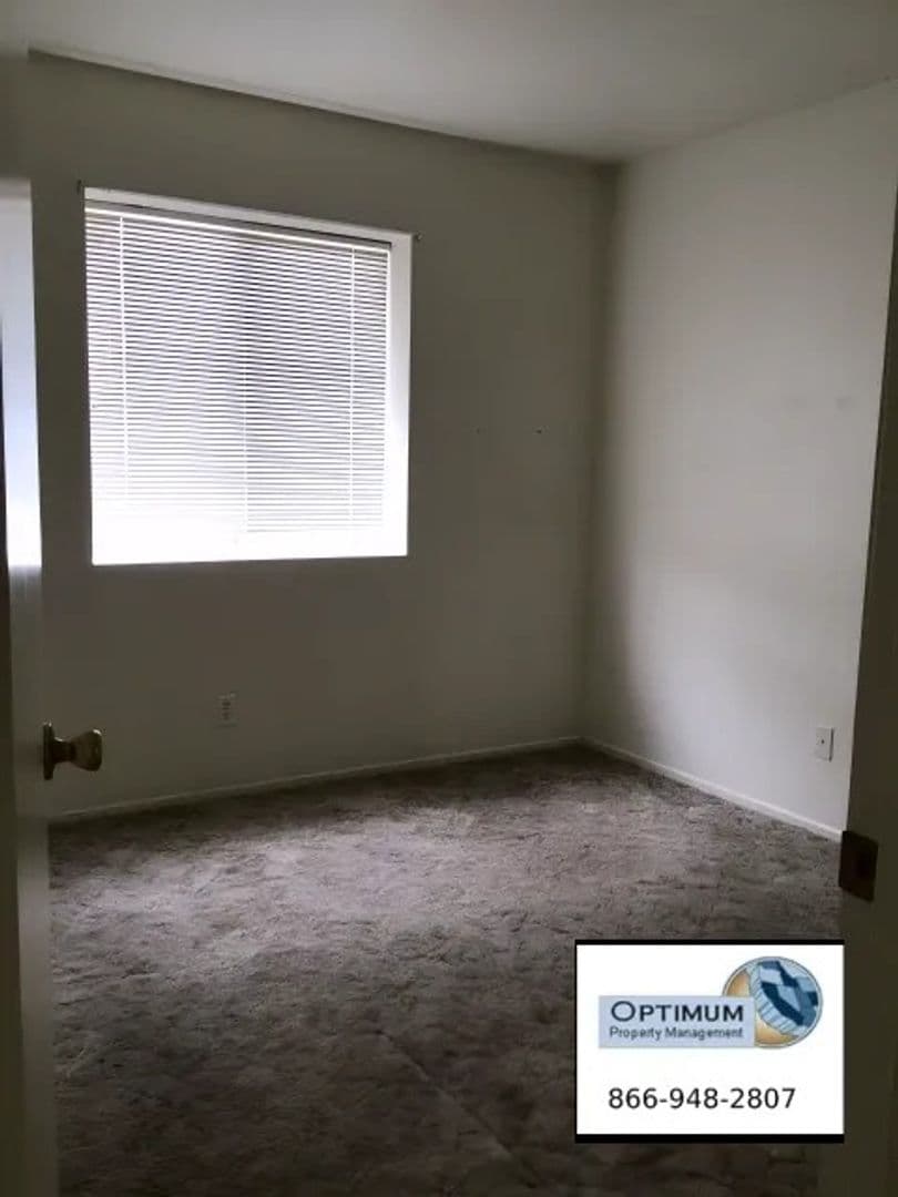 Apple Valley House: 21335 Standing Rock Rd