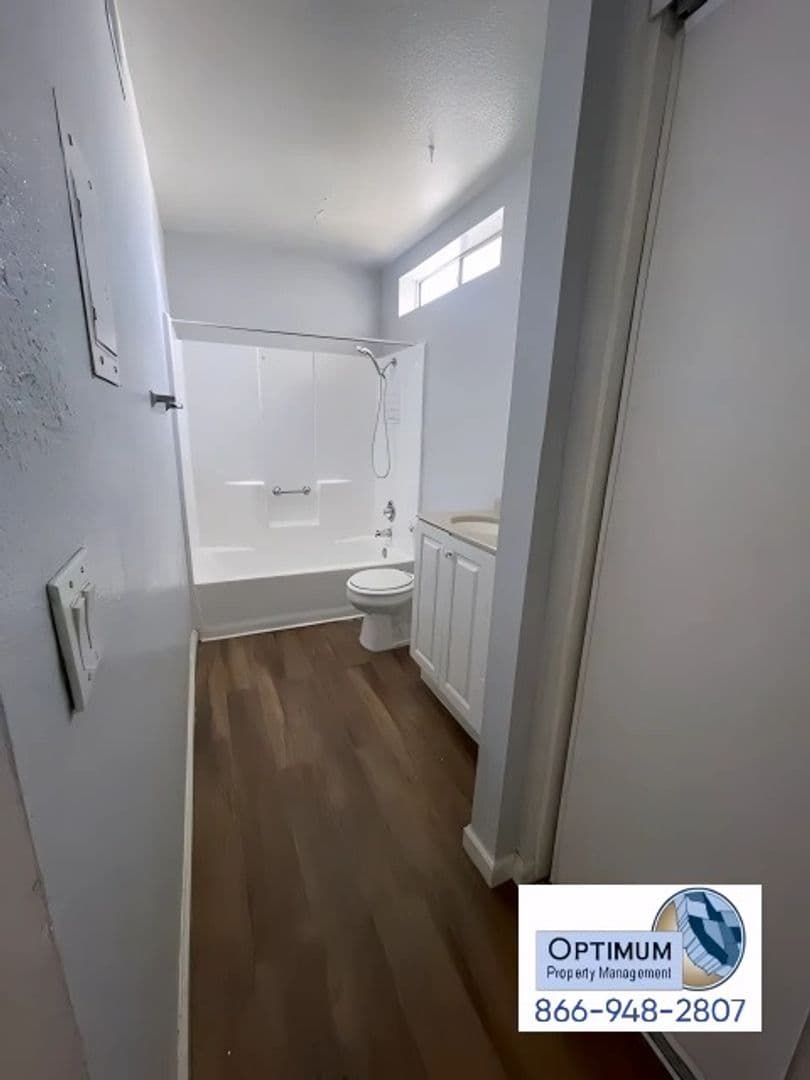 Lake Elsinore Apartment: 1410 Morro Way  - UNIT #01