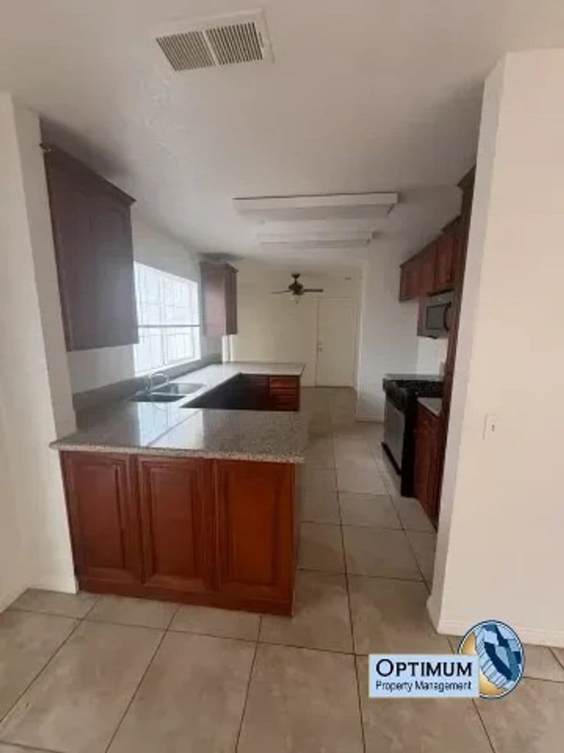 Victorville Apartment: 16545 Seneca Road