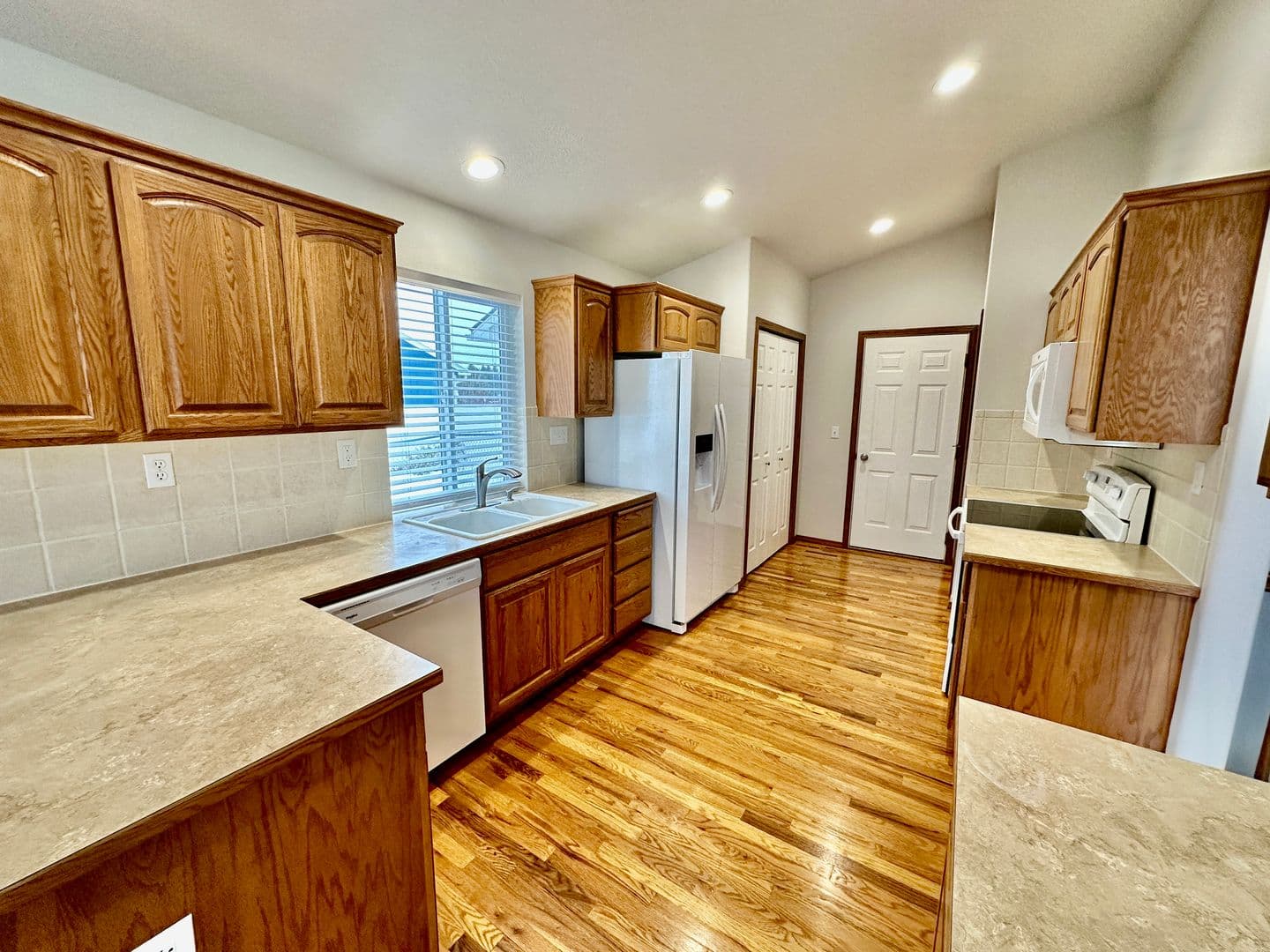 Mead House: 15207 Bonnett St