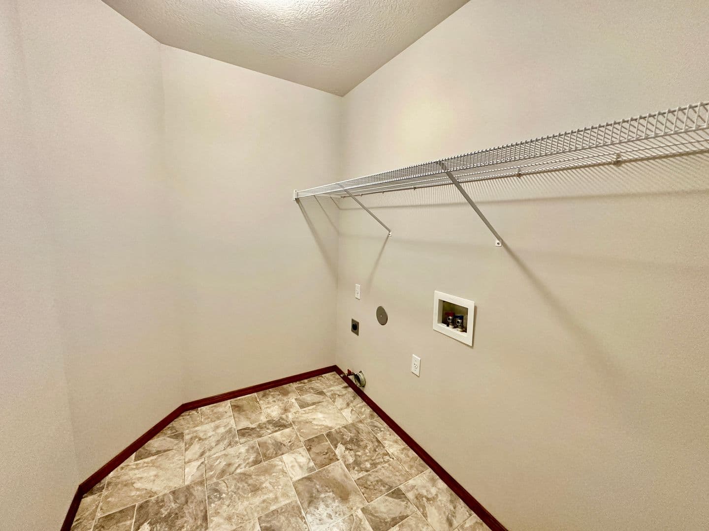 Mead House: 15207 Bonnett St