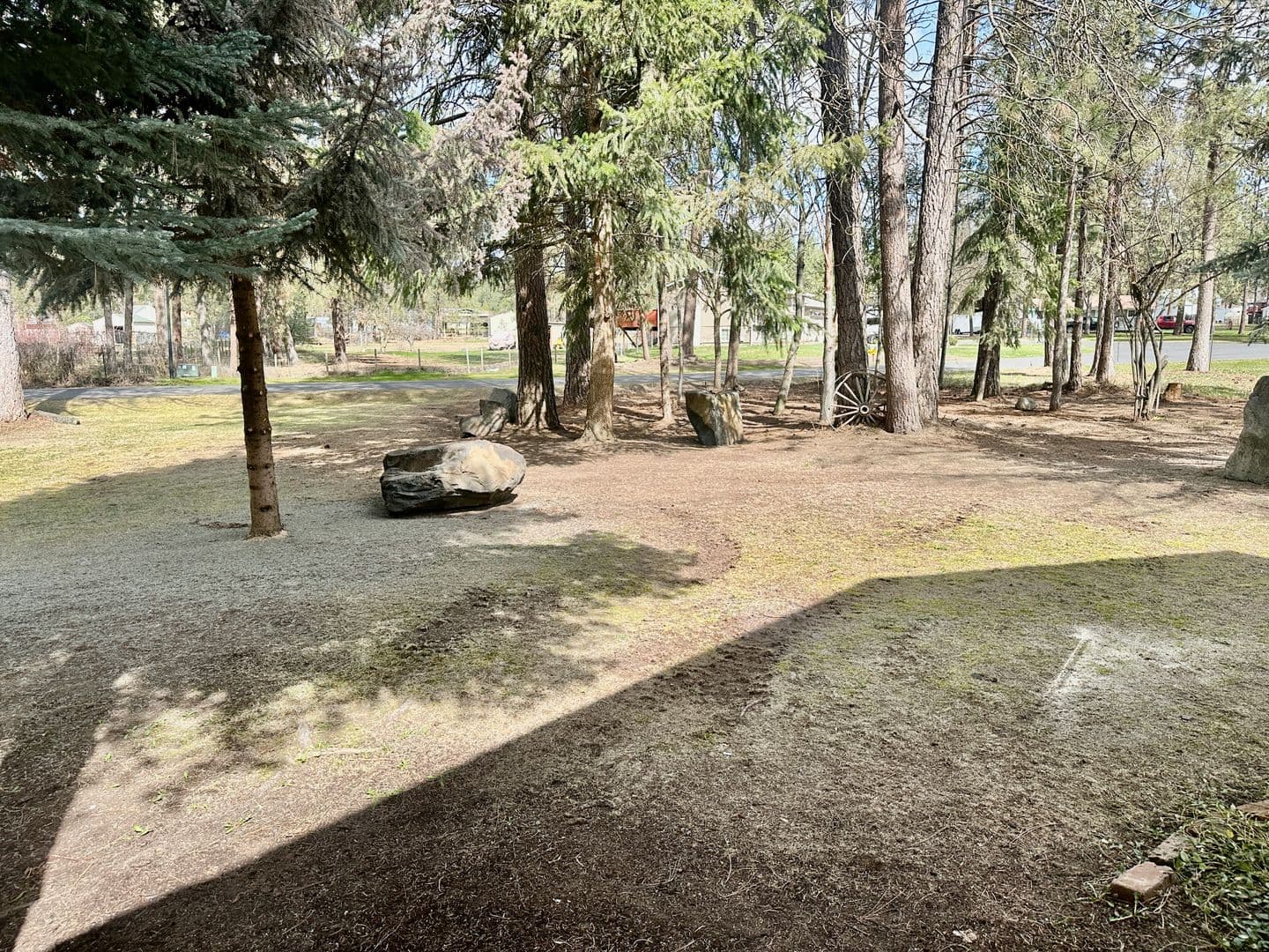 Nine Mile Falls House: 11555 W Tamarac Ln
