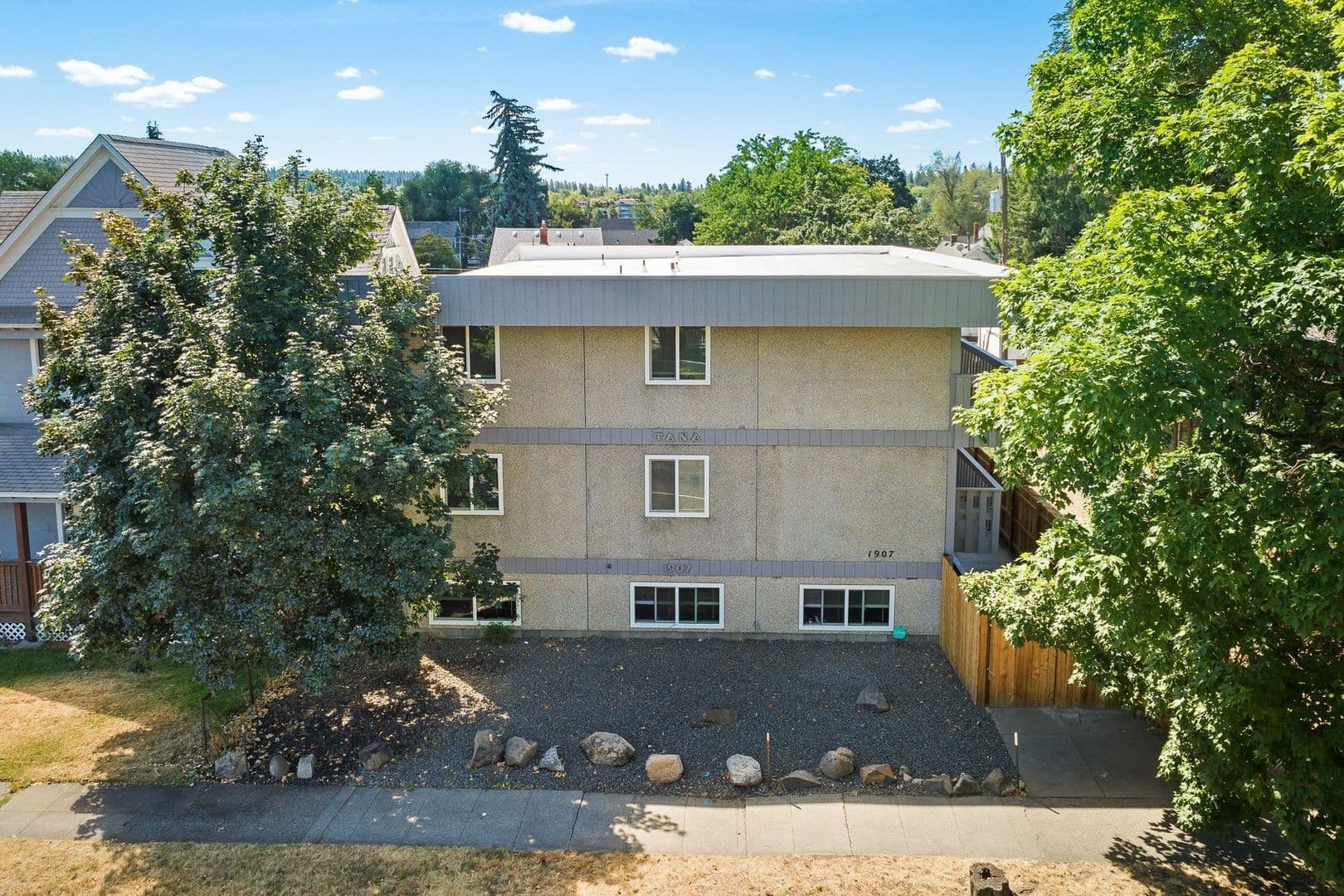 Spokane Apartment: 1907 W Broadway Ave
