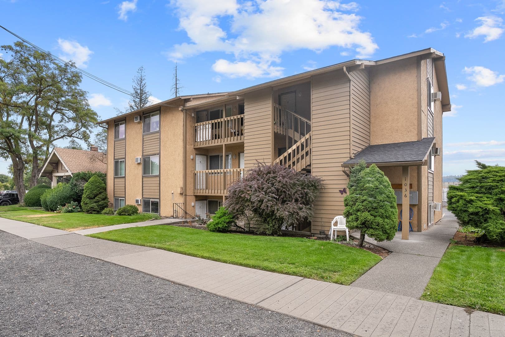 Spokane Apartment: 1036 E Desmet Ave